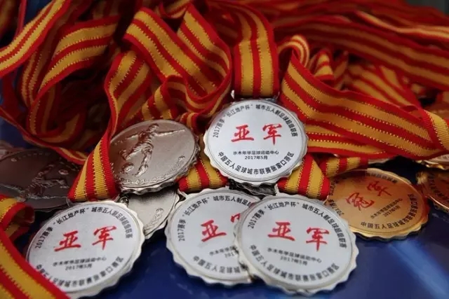 布朗换字母哥？曝字母对加盟绿军十分感兴趣